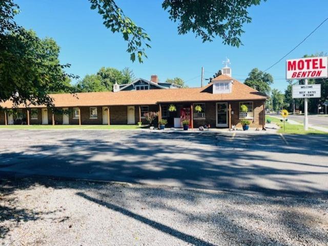Benton Motel Екстер'єр фото